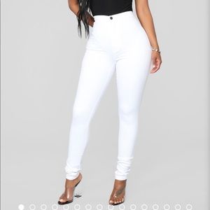 Fashion Nova High Waisted White Skinnies!